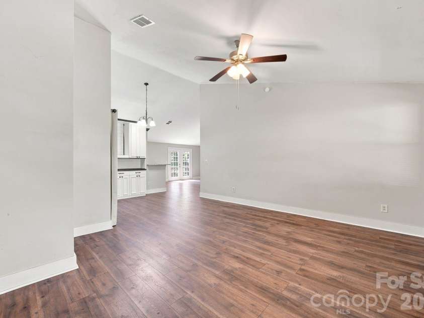11407 Antebellum Drive, Charlotte, NC 28273.  MLS# CAR4413607, YatesRealty ID 15283. 