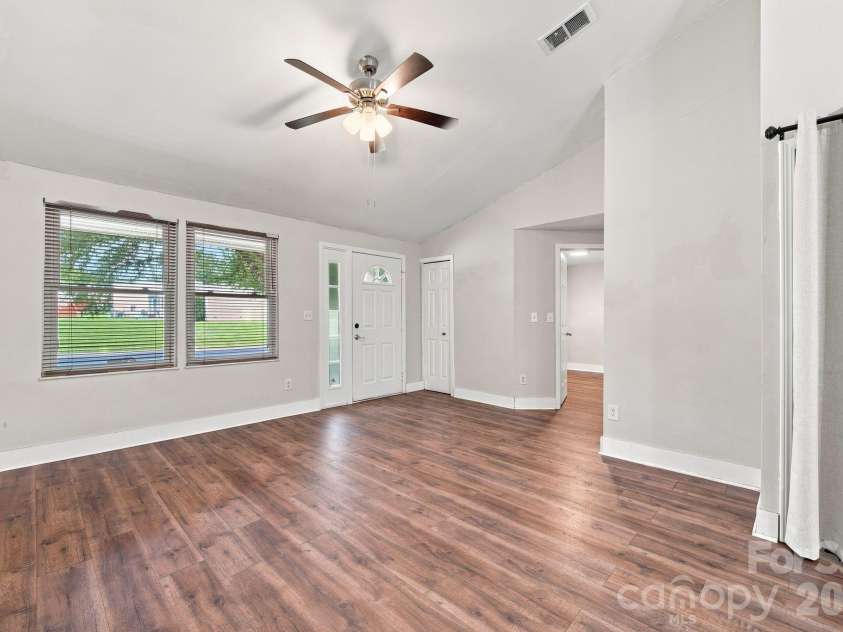 11407 Antebellum Drive, Charlotte, NC 28273.  MLS# CAR4413607, YatesRealty ID 15283. 