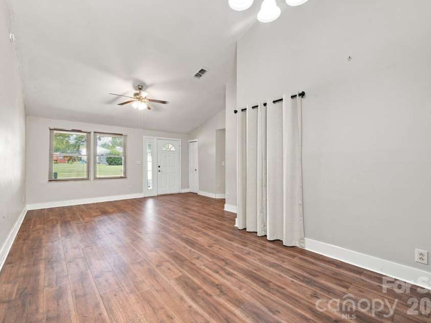 11407 Antebellum Drive, Charlotte, NC 28273.  MLS# CAR4413607, YatesRealty ID 15283. 