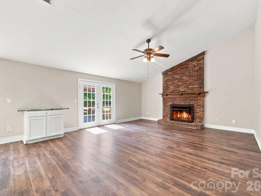 11407 Antebellum Drive, Charlotte, NC 28273.  MLS# CAR4413607, YatesRealty ID 15283. 