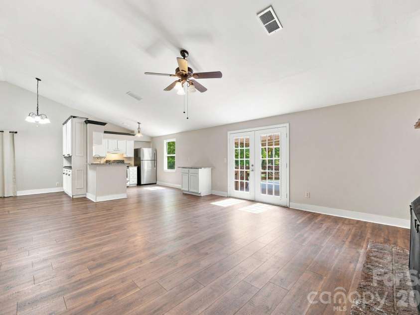 11407 Antebellum Drive, Charlotte, NC 28273.  MLS# CAR4413607, YatesRealty ID 15283. 