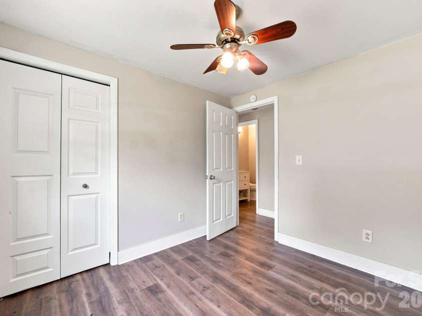 11407 Antebellum Drive, Charlotte, NC 28273.  MLS# CAR4413607, YatesRealty ID 15283. 