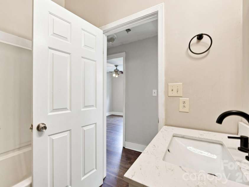 11407 Antebellum Drive, Charlotte, NC 28273.  MLS# CAR4413607, YatesRealty ID 15283. 