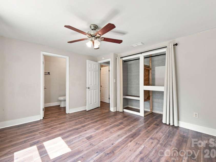 11407 Antebellum Drive, Charlotte, NC 28273.  MLS# CAR4413607, YatesRealty ID 15283. 