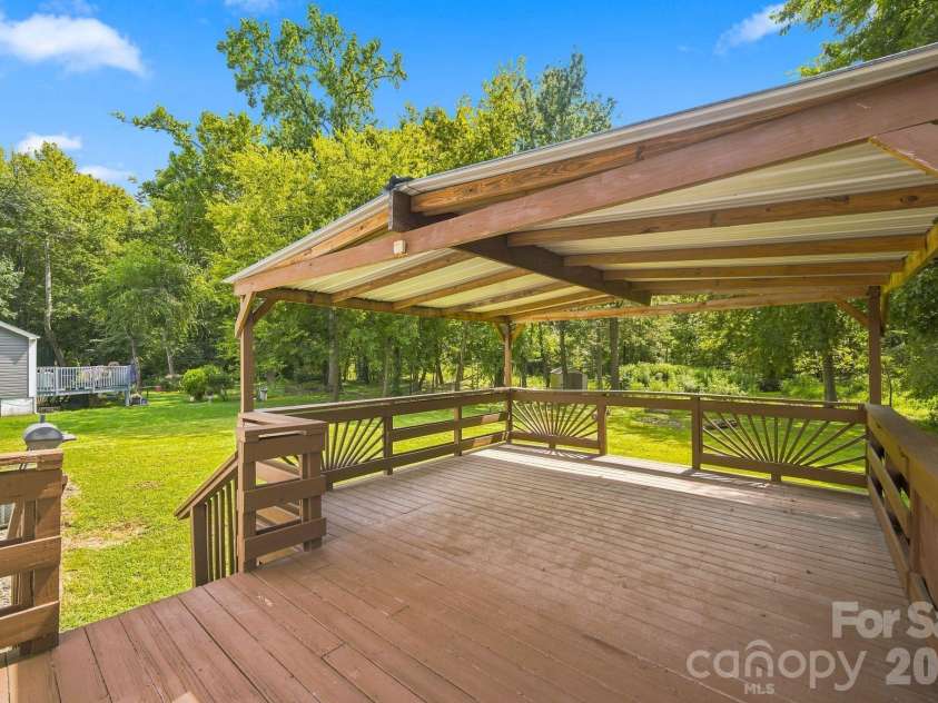 11407 Antebellum Drive, Charlotte, NC 28273.  MLS# CAR4413607, YatesRealty ID 15283. 