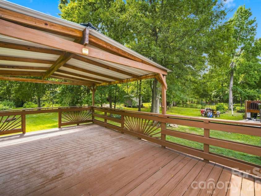 11407 Antebellum Drive, Charlotte, NC 28273.  MLS# CAR4413607, YatesRealty ID 15283. 