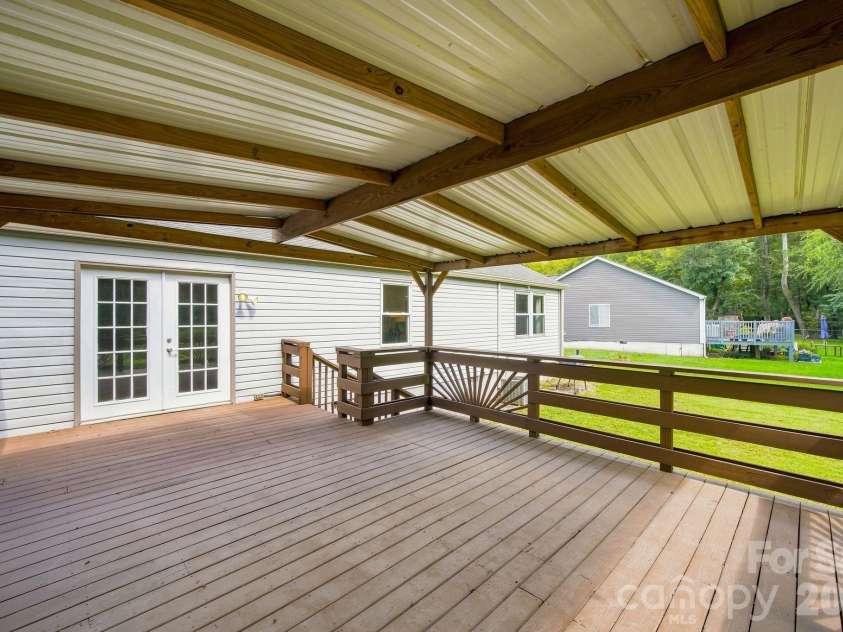 11407 Antebellum Drive, Charlotte, NC 28273.  MLS# CAR4413607, YatesRealty ID 15283. 