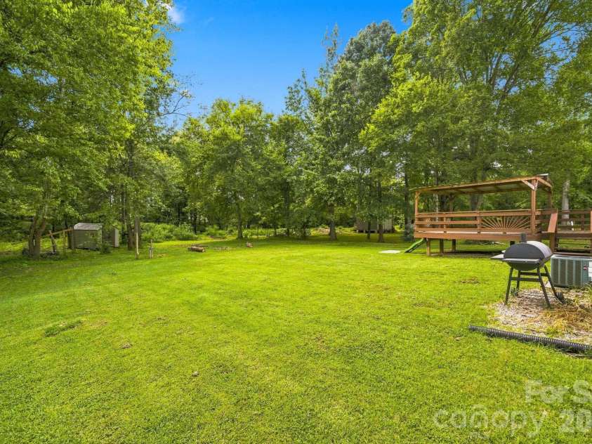 11407 Antebellum Drive, Charlotte, NC 28273.  MLS# CAR4413607, YatesRealty ID 15283. 