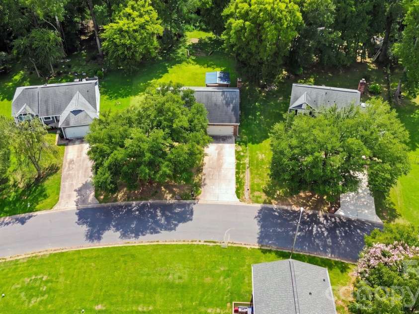 11407 Antebellum Drive, Charlotte, NC 28273.  MLS# CAR4413607, YatesRealty ID 15283. 