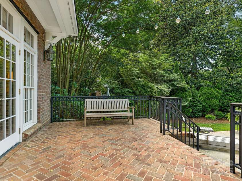 2516 Selwyn Avenue, Charlotte, NC 28209.  MLS# CAR4262800, YatesRealty ID 15283. Brick Terrace
