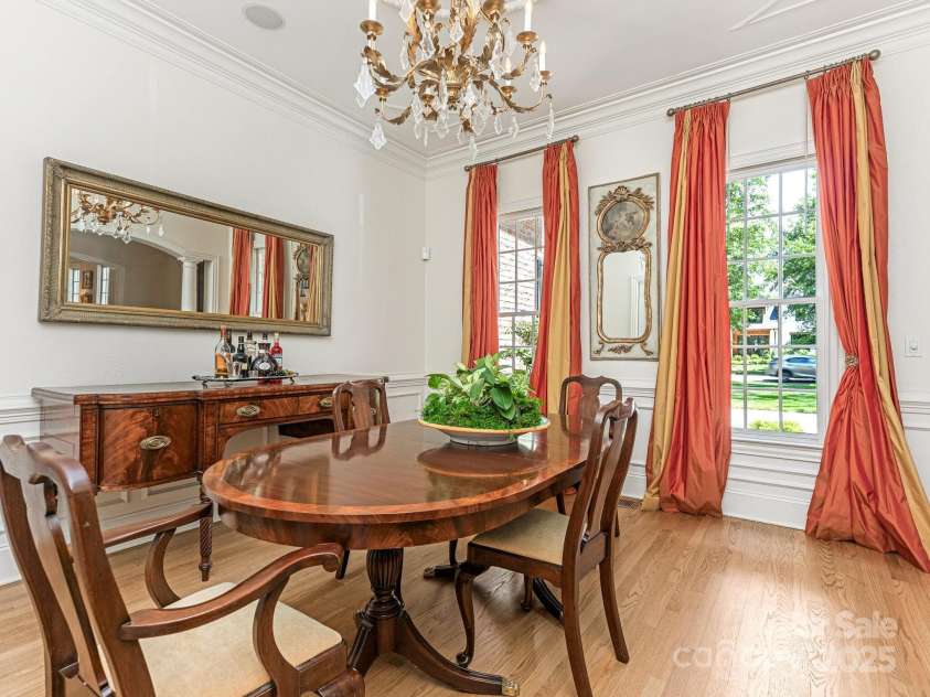 2516 Selwyn Avenue, Charlotte, NC 28209.  MLS# CAR4262800, YatesRealty ID 15283. Dining Room