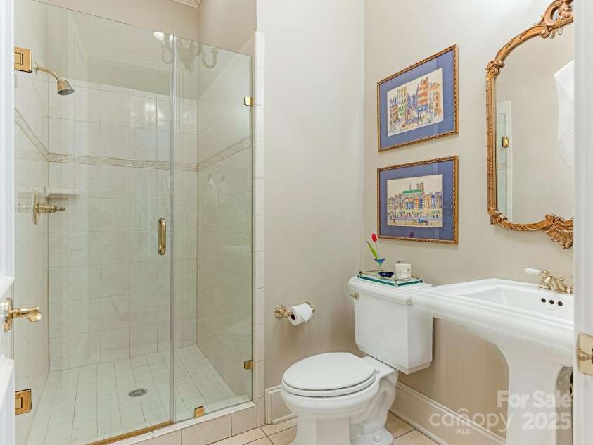 2516 Selwyn Avenue, Charlotte, NC 28209.  MLS# CAR4262800, YatesRealty ID 15283. Full Bath