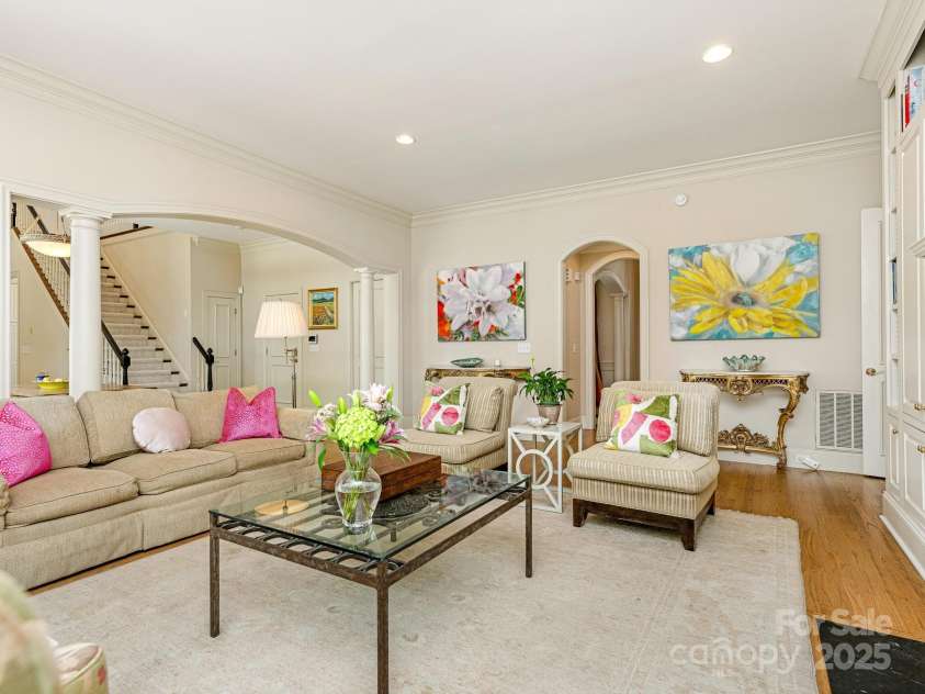 2516 Selwyn Avenue, Charlotte, NC 28209.  MLS# CAR4262800, YatesRealty ID 15283. Great Room