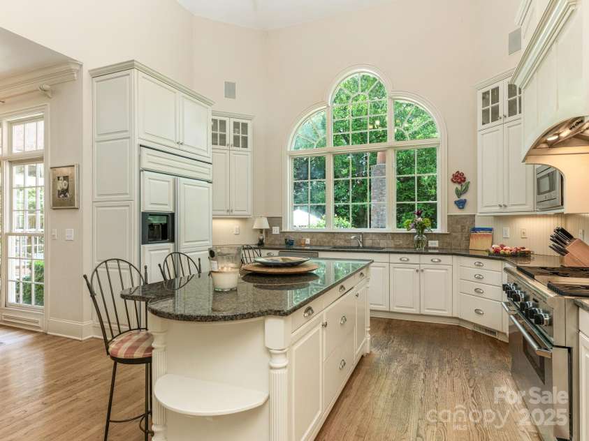 2516 Selwyn Avenue, Charlotte, NC 28209.  MLS# CAR4262800, YatesRealty ID 15283. Kitchen