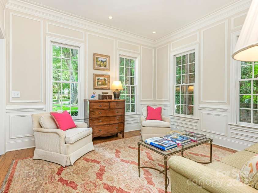 2516 Selwyn Avenue, Charlotte, NC 28209.  MLS# CAR4262800, YatesRealty ID 15283. Living Room