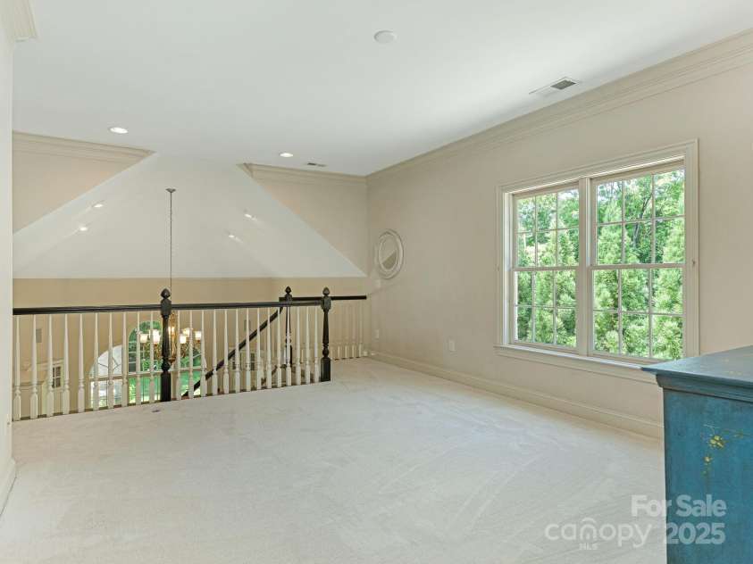 2516 Selwyn Avenue, Charlotte, NC 28209.  MLS# CAR4262800, YatesRealty ID 15283. Loft
