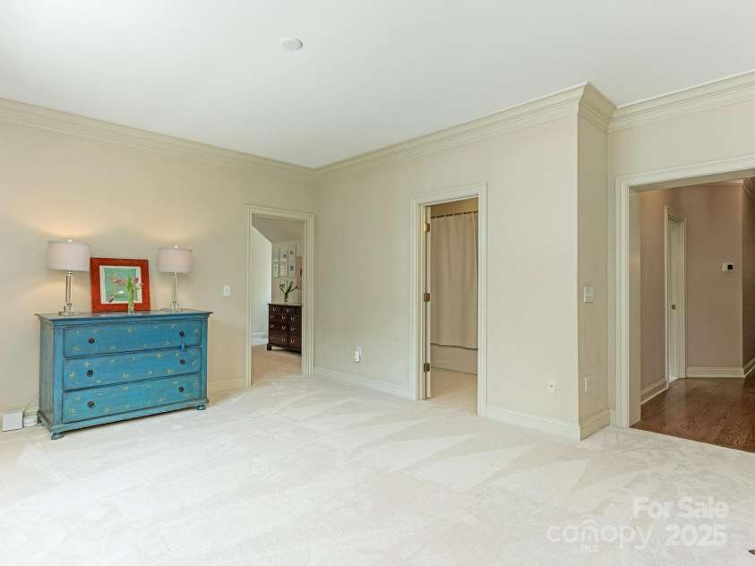 2516 Selwyn Avenue, Charlotte, NC 28209.  MLS# CAR4262800, YatesRealty ID 15283. Loft
