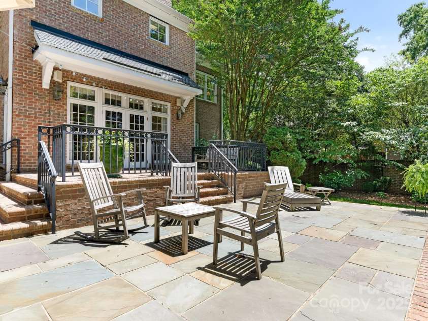 2516 Selwyn Avenue, Charlotte, NC 28209.  MLS# CAR4262800, YatesRealty ID 15283. Patio