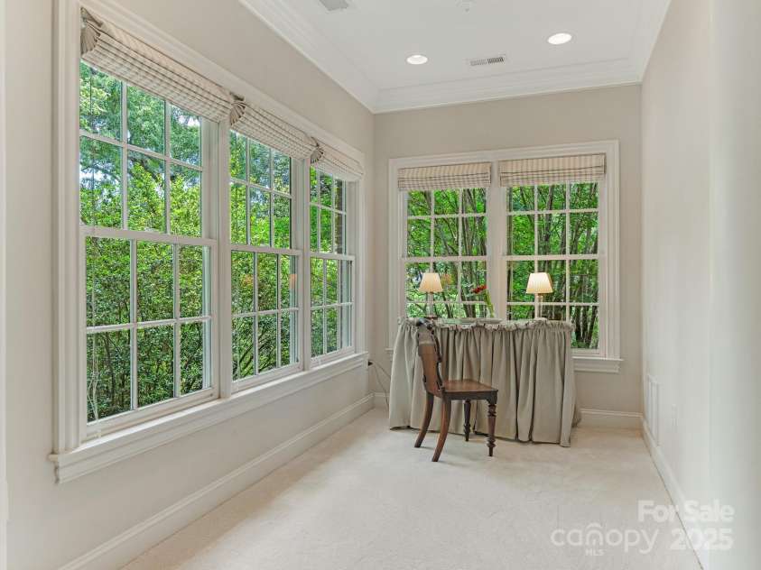 2516 Selwyn Avenue, Charlotte, NC 28209.  MLS# CAR4262800, YatesRealty ID 15283. Sitting Room