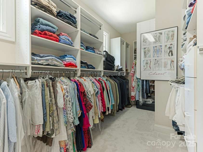 2516 Selwyn Avenue, Charlotte, NC 28209.  MLS# CAR4262800, YatesRealty ID 15283. Walk-In Closet
