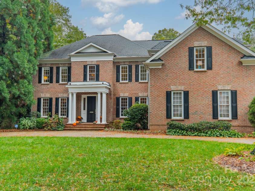 2516 Selwyn Avenue, Charlotte, NC 28209.  MLS# CAR4316948, YatesRealty ID 15283. 2516 Selwyn Avenue