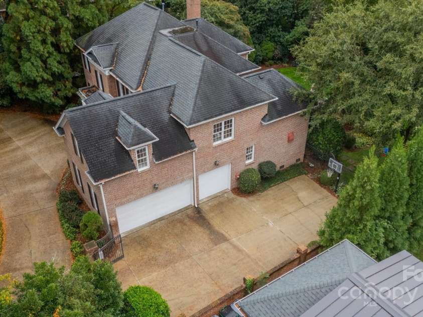 2516 Selwyn Avenue, Charlotte, NC 28209.  MLS# CAR4316948, YatesRealty ID 15283. 3 Car Garage, Motor Court & Circular Driveway