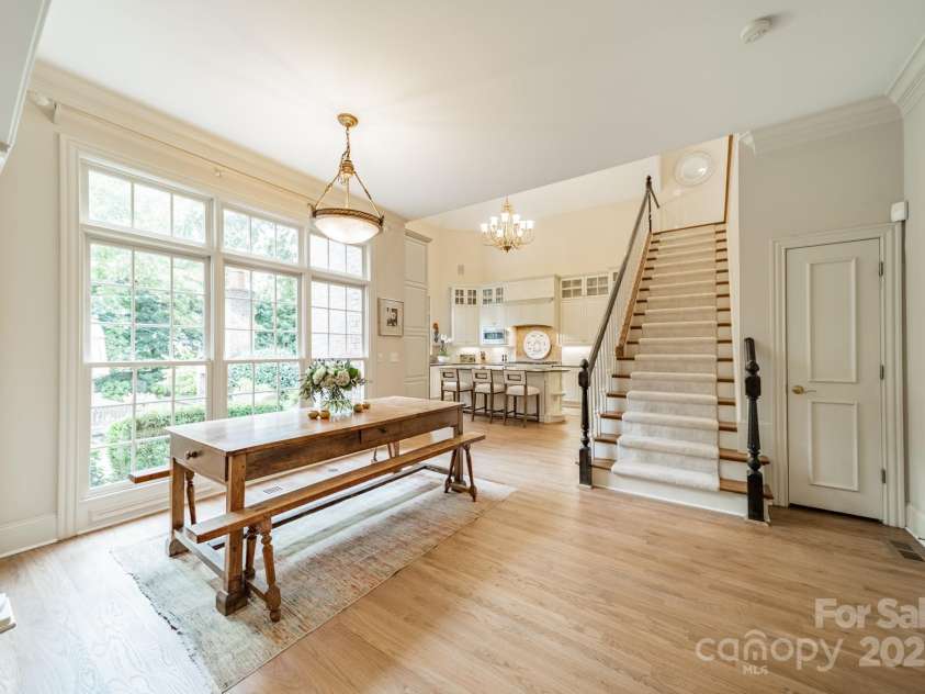 2516 Selwyn Avenue, Charlotte, NC 28209.  MLS# CAR4316948, YatesRealty ID 15283. Breakfast Room