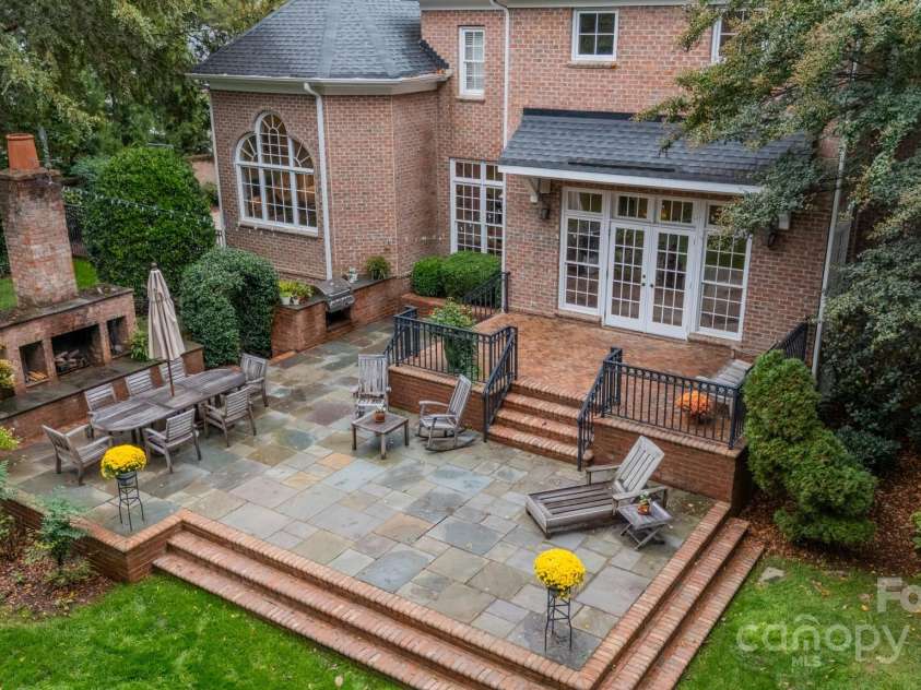 2516 Selwyn Avenue, Charlotte, NC 28209.  MLS# CAR4316948, YatesRealty ID 15283. Exterior