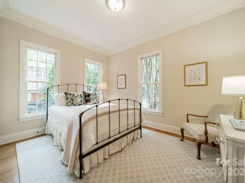 2516 Selwyn Avenue, Charlotte, NC 28209.  MLS# CAR4316948, YatesRealty ID 15283. Guest Suite - Main Level