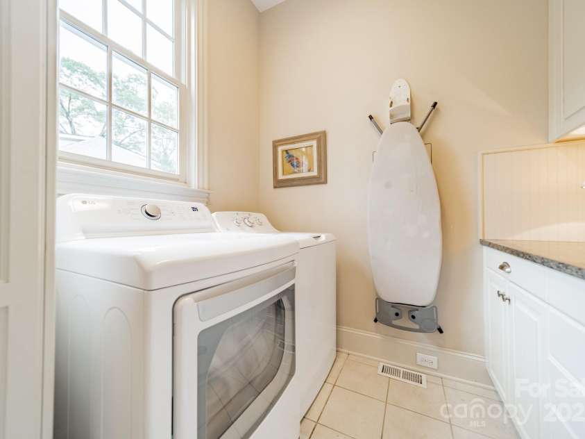 2516 Selwyn Avenue, Charlotte, NC 28209.  MLS# CAR4316948, YatesRealty ID 15283. Laundry Room Off Kitchen