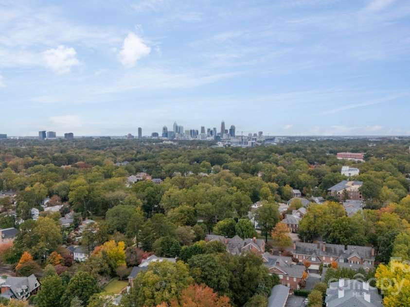 2516 Selwyn Avenue, Charlotte, NC 28209.  MLS# CAR4316948, YatesRealty ID 15283. Minutes to Uptown