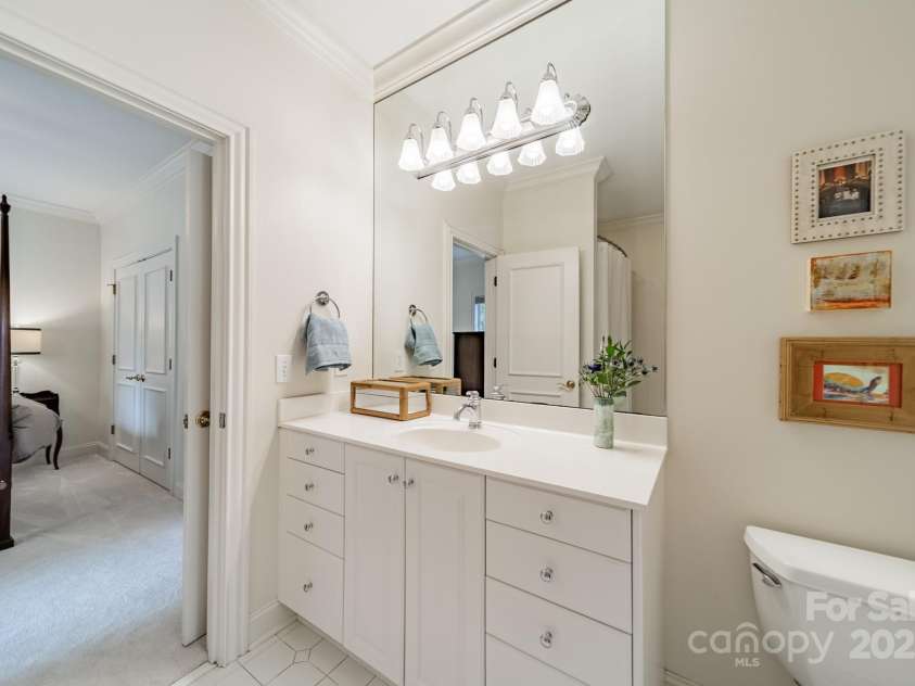 2516 Selwyn Avenue, Charlotte, NC 28209.  MLS# CAR4316948, YatesRealty ID 15283. Shared Bath 4