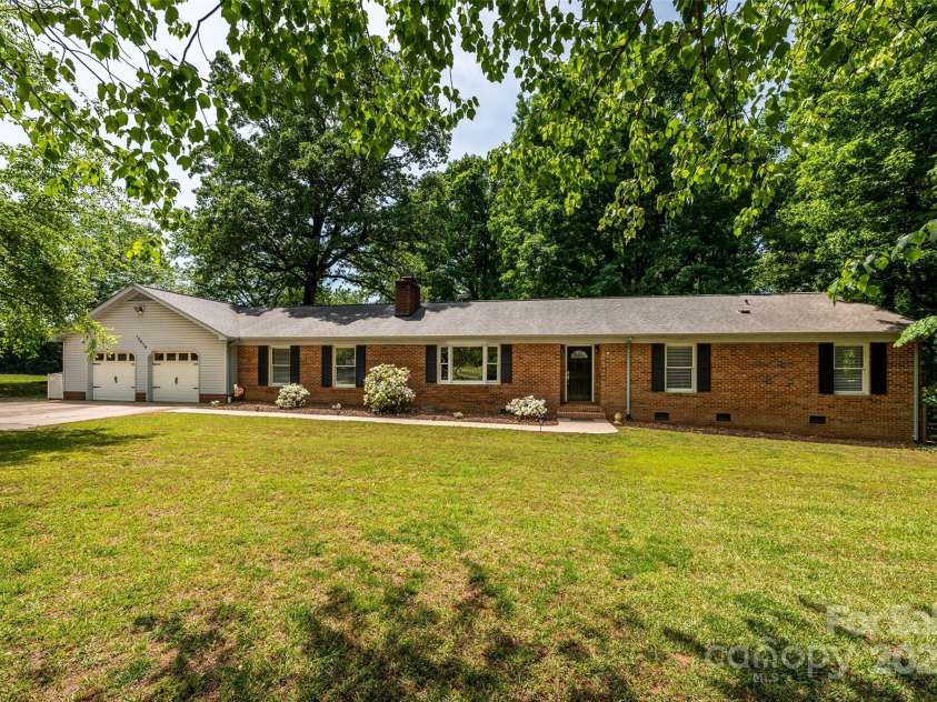 13030 Mayes Road, Huntersville, NC 28078.  MLS# CAR4253946, YatesRealty ID 15284. 