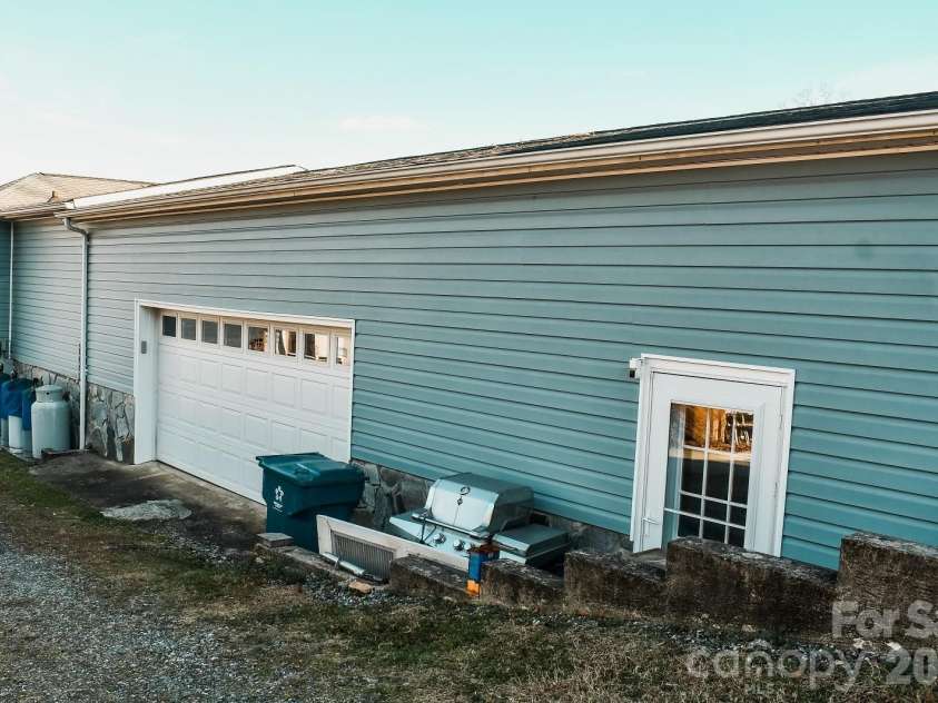 4928 Northcrest Street, Claremont, NC 28610.  MLS# CAR4347665, YatesRealty ID 15285. 
