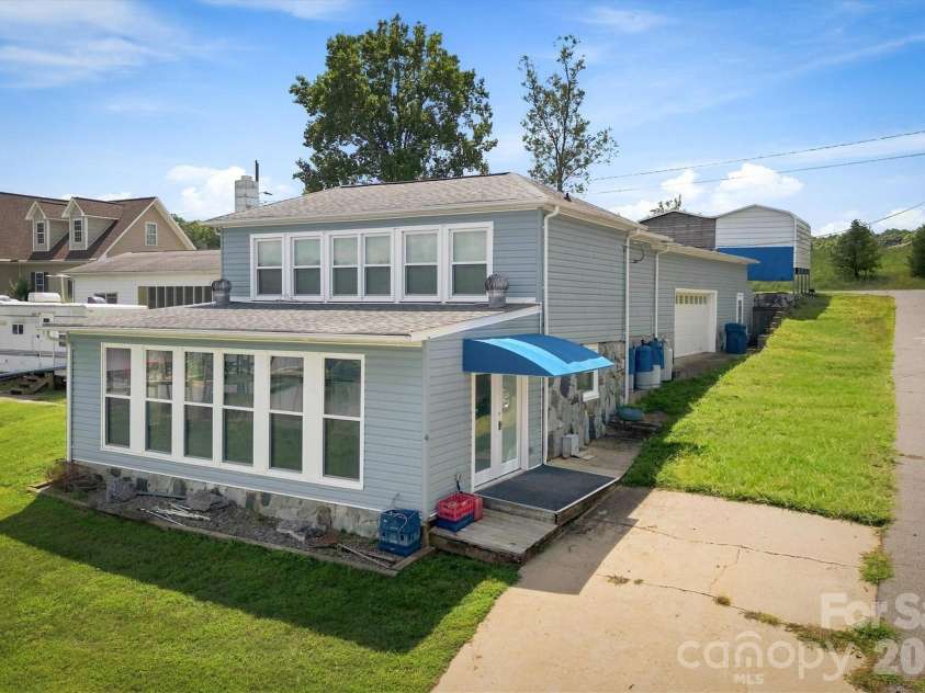 4928 Northcrest Street, Claremont, NC 28610.  MLS# CAR4416537, YatesRealty ID 15285. 