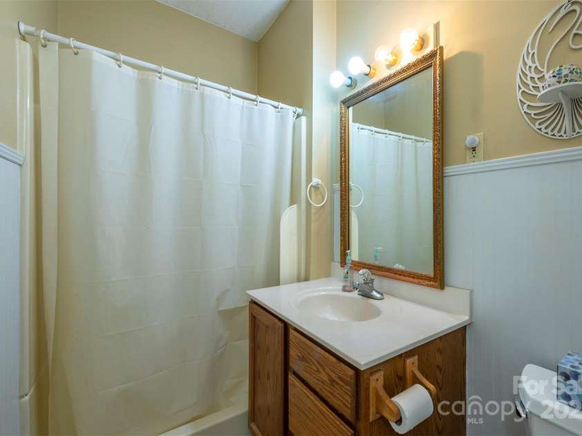 223 Assembly Drive, Montreat, NC 28757.  MLS# CAR4256904, YatesRealty ID 15288. Full Bath on main floor.