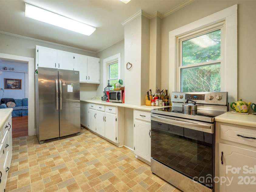 223 Assembly Drive, Montreat, NC 28757.  MLS# CAR4256904, YatesRealty ID 15288. Spacious kitchen with good natural light.
