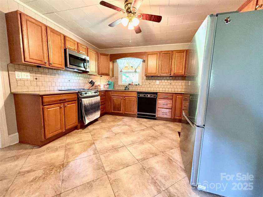 168 Collins Avenue, Forest City, NC 28043.  MLS# CAR4262721, YatesRealty ID 15289. 