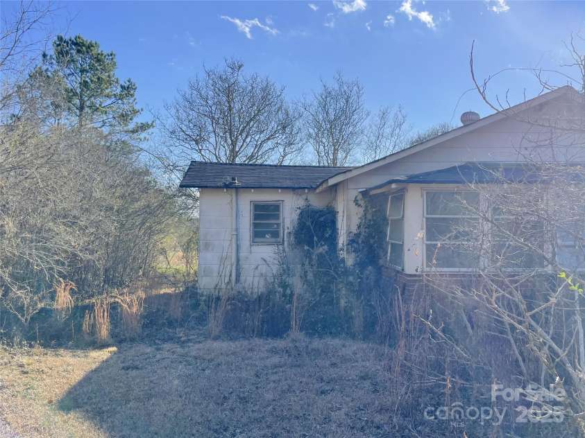 32 Tell Davidson Road, Chesterfield, SC 29709.  MLS# CAR4210125, YatesRealty ID 15289. 