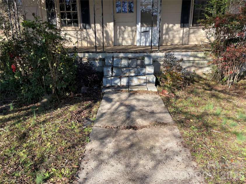 32 Tell Davidson Road, Chesterfield, SC 29709.  MLS# CAR4210125, YatesRealty ID 15289. 