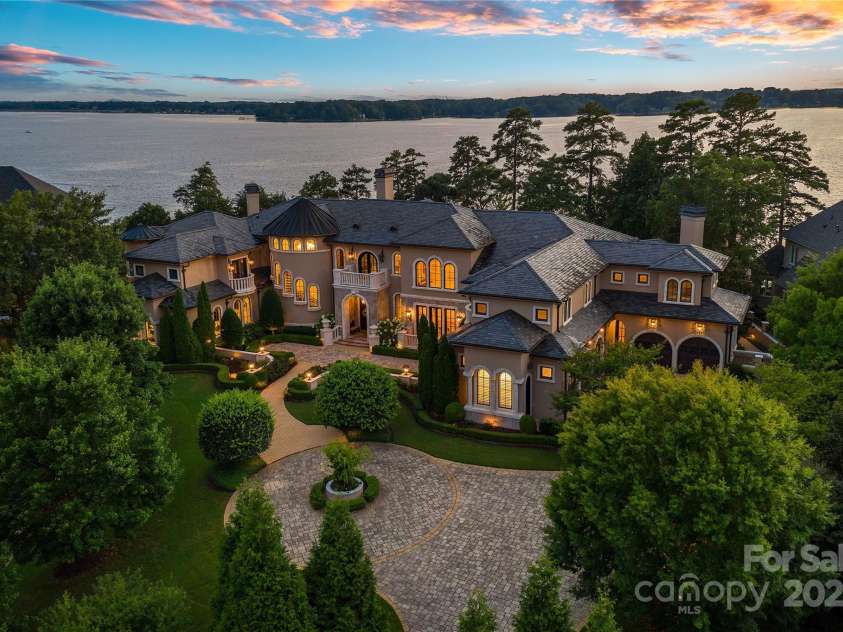 18019 Harbor Light Boulevard, Cornelius, NC 28031.  MLS# CAR3895525, YatesRealty ID 1529. 