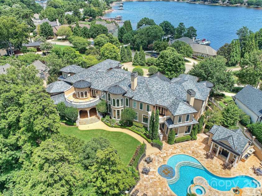 18019 Harbor Light Boulevard, Cornelius, NC 28031.  MLS# CAR3895525, YatesRealty ID 1529. 