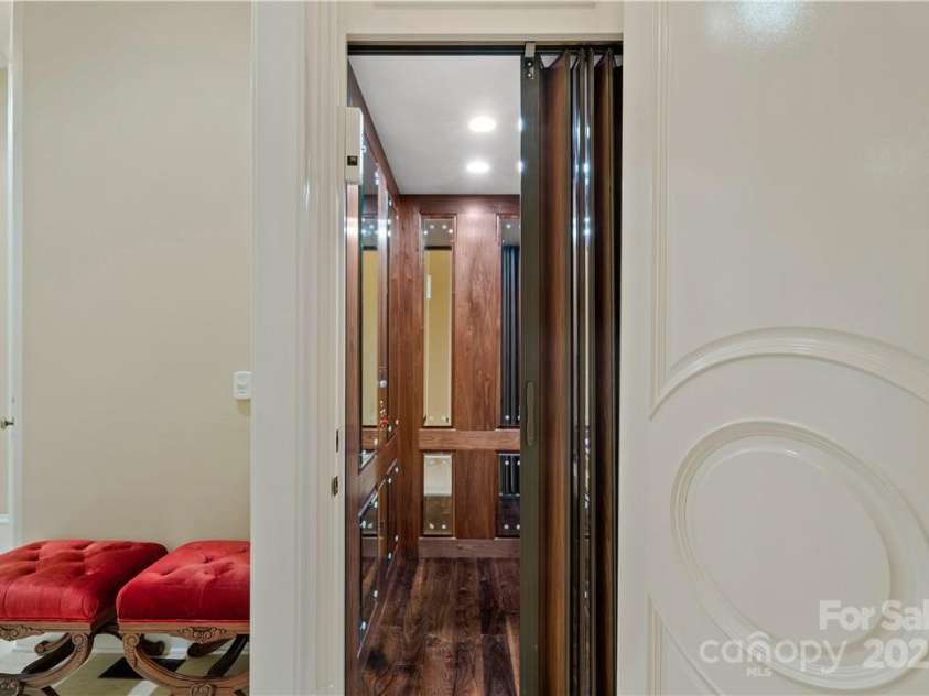 18019 Harbor Light Boulevard, Cornelius, NC 28031.  MLS# CAR3895525, YatesRealty ID 1529. ELEVATOR