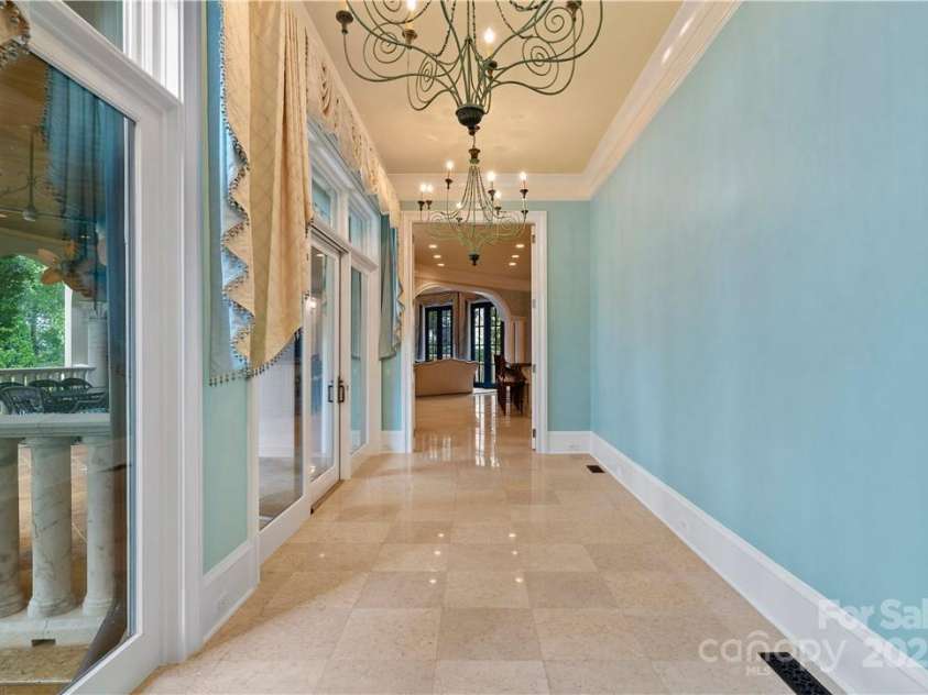 18019 Harbor Light Boulevard, Cornelius, NC 28031.  MLS# CAR3895525, YatesRealty ID 1529. SUNROOM