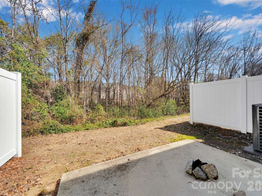11722 Prideland Court, Charlotte, NC 28273.  MLS# CAR4354193, YatesRealty ID 15291. Back Yard