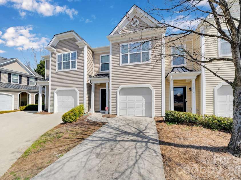 11722 Prideland Court, Charlotte, NC 28273.  MLS# CAR4354193, YatesRealty ID 15291. Front Exterior