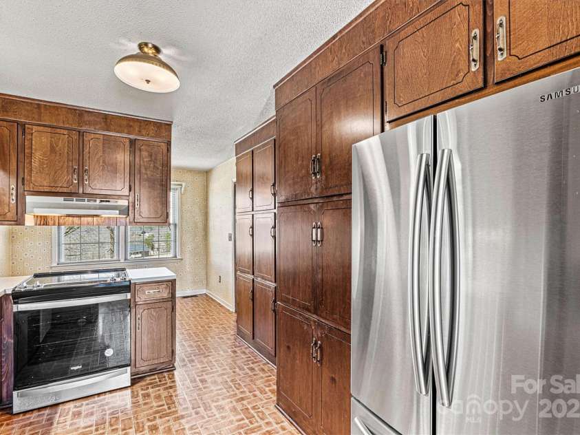 2 Honeysuckle Way, Granite Falls, NC 28630.  MLS# CAR4234653, YatesRealty ID 15292. Kitchen/Breakfast Area View