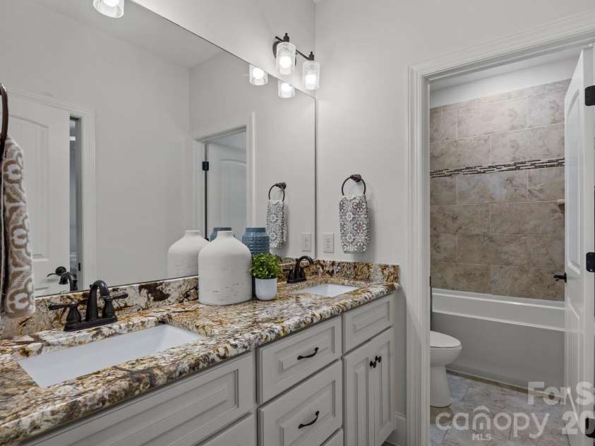 320 Barber Loop, Mooresville, NC 28117.  MLS# CAR4373221, YatesRealty ID 15292. 