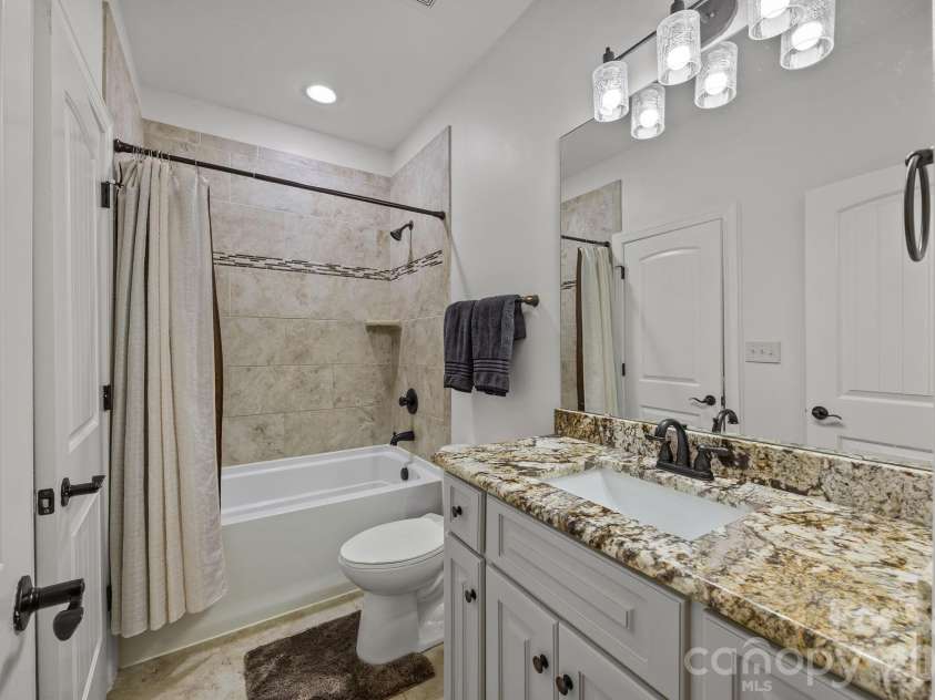 320 Barber Loop, Mooresville, NC 28117.  MLS# CAR4373221, YatesRealty ID 15292. 