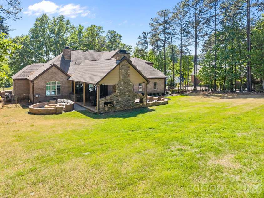 320 Barber Loop, Mooresville, NC 28117.  MLS# CAR4373221, YatesRealty ID 15292. 